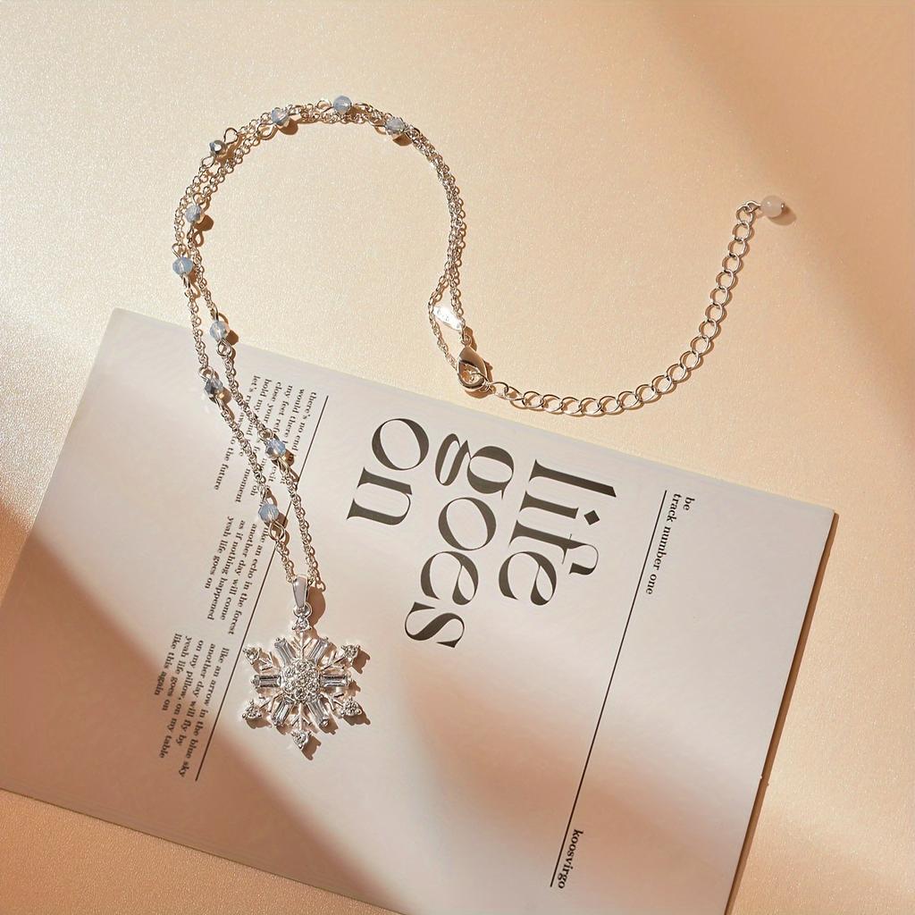 A multi-colored fixed ball rhinestone snowflake pendant lady student temperament girl party wedding banquet party