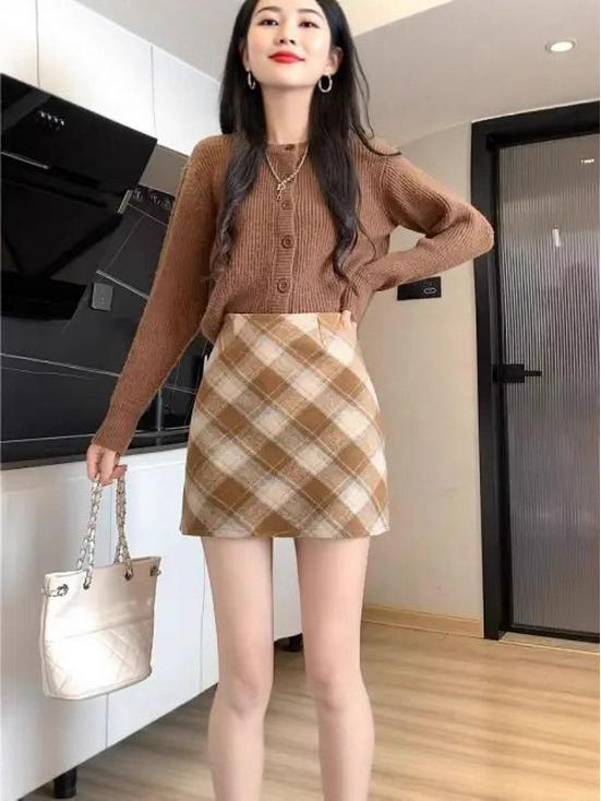 Wool Plaid High-Waisted A-Line Mini Skirt - Retro Academy Style for Autumn/Winter
