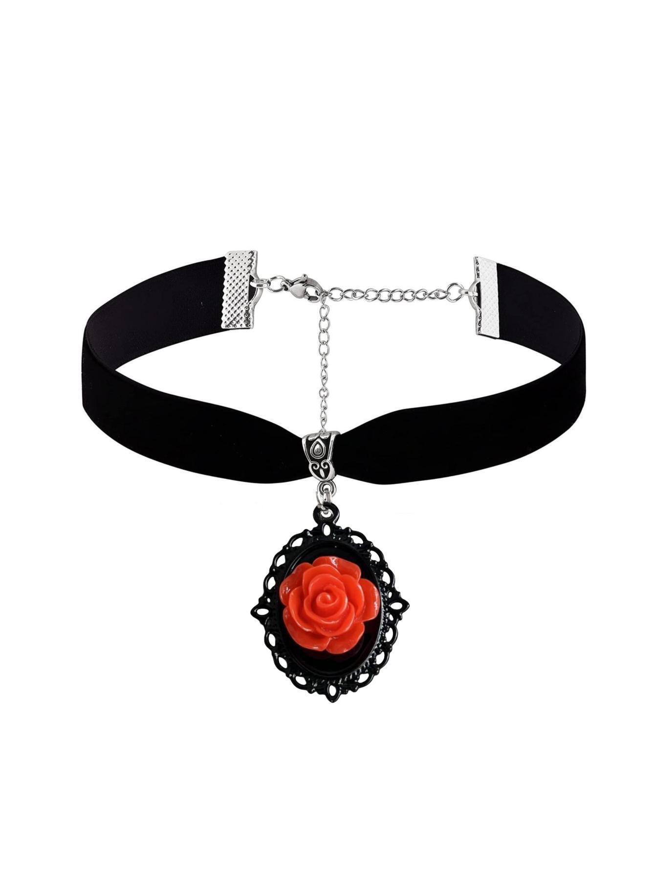 

Готическое бархатное колье-чокер с розой