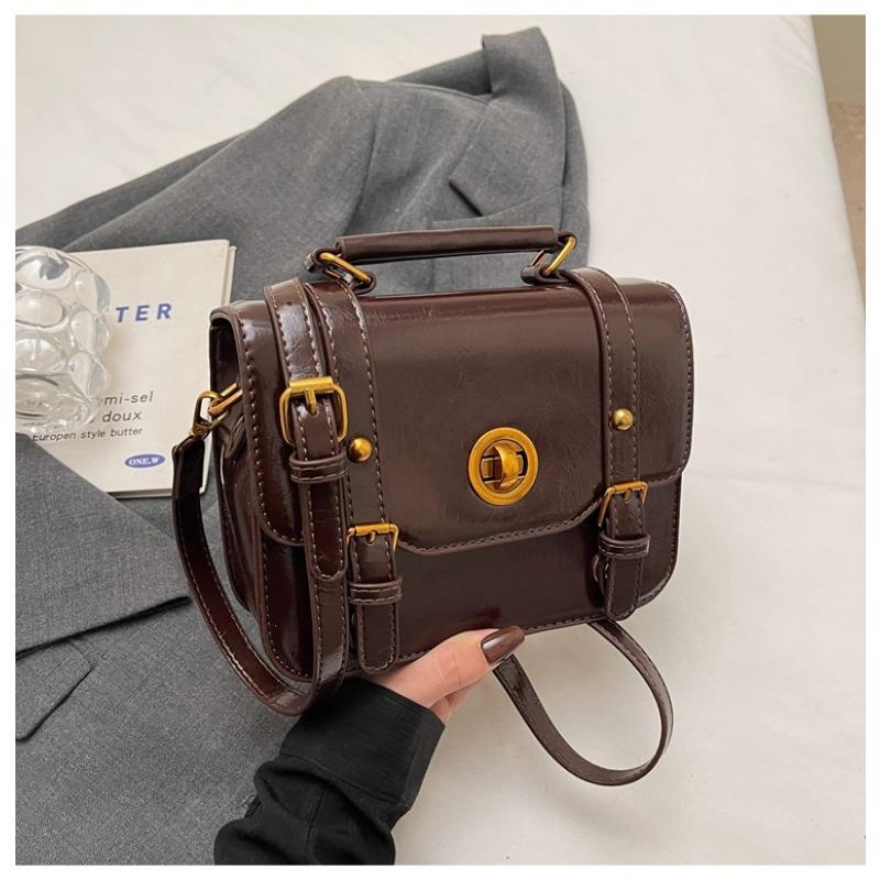 

Today s popular bags, women s new messenger small square bags, high-quality textured going out handbags, shoulder bags.