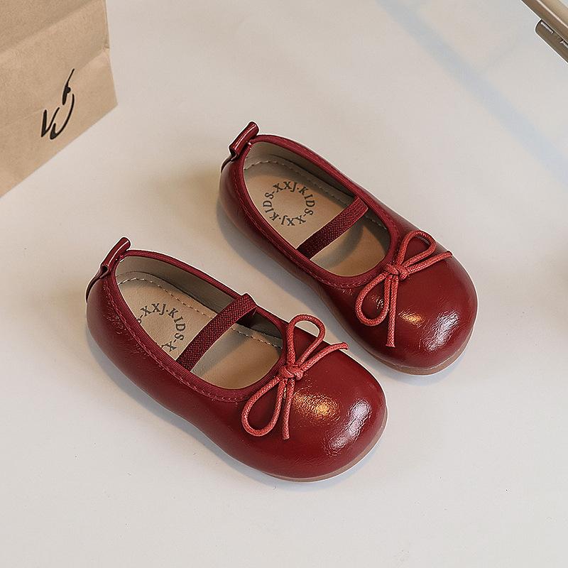 

Girls leather shoes, new spring and autumn model silver, little girl s princess shoes, soft-soled loafers, red trendy single shoes 23 вино красного