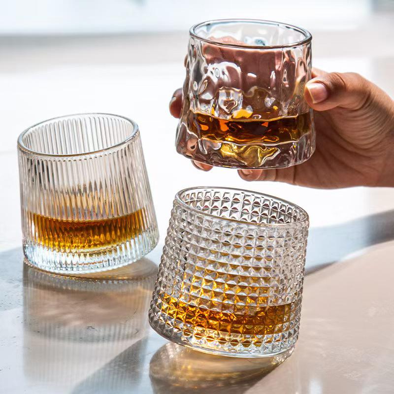 Bicchiere Tumbler Trasparente Rotante per Whiskey da Bar