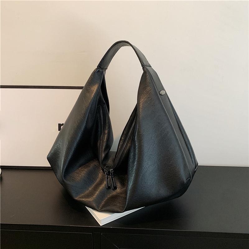 

Великі чорні жіночі сумки на плече. Велика сумка-шоппер Hobo, суцільна кольорова якісна шкіряна сумка через плече. Жіноча дорожня сумка. 43x13x32cm чорний