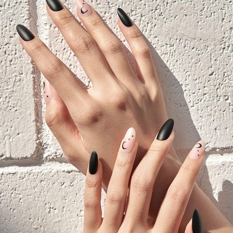 MUZMAK Reusable Nail Tips Moon Night (Almond)