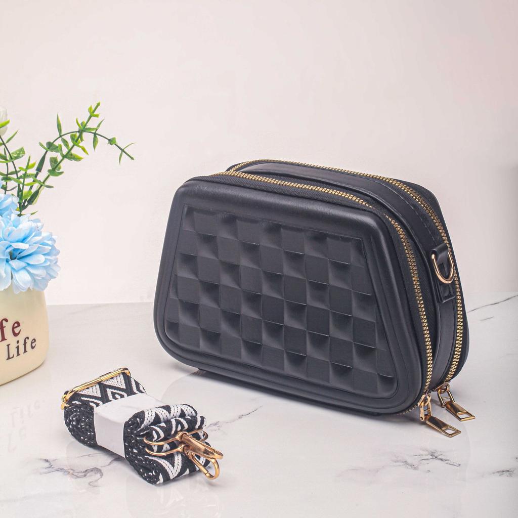 Concave and Convex Small Bag Women's 2025 New Trendy Fashion Portable Box Square One Shoulder Crossbody Small Square Bag