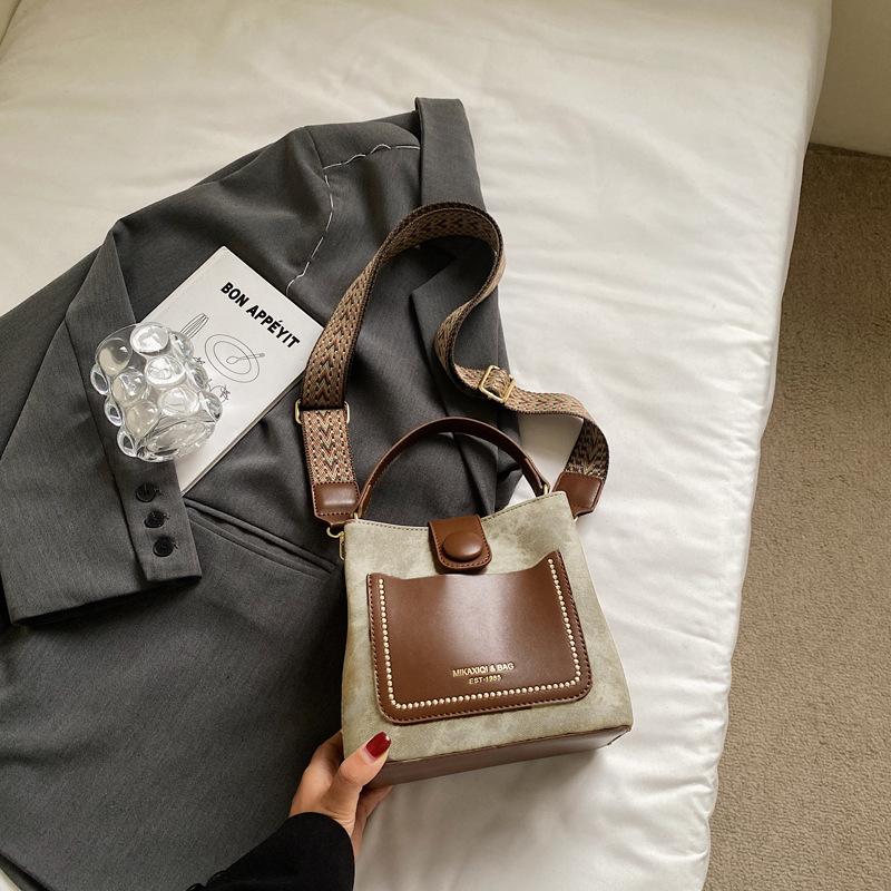 

Женская сумка 2025 новая трендовая осенне-зимняя популярная модная сумка через плечо высококлассная деловая сумка-мессенджер сумка-ведро