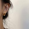 Retro exquisite stud earrings, French temperament resin earrings, fashionable, elegant and versatile high-end earrings