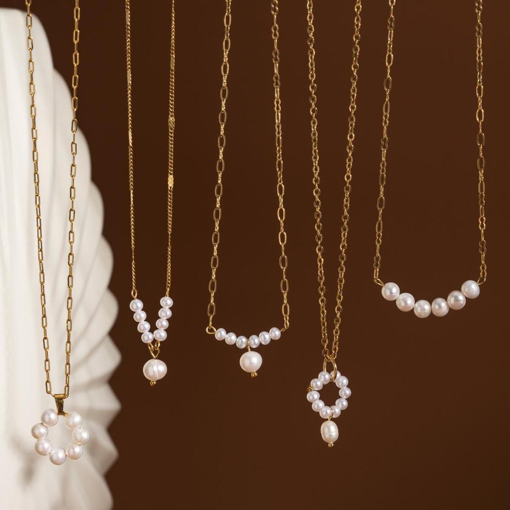 European & American Sweet Floral Wreath Pearl Rice Bead Necklace, French Titanium Steel Layered Women's Clavicle Chain