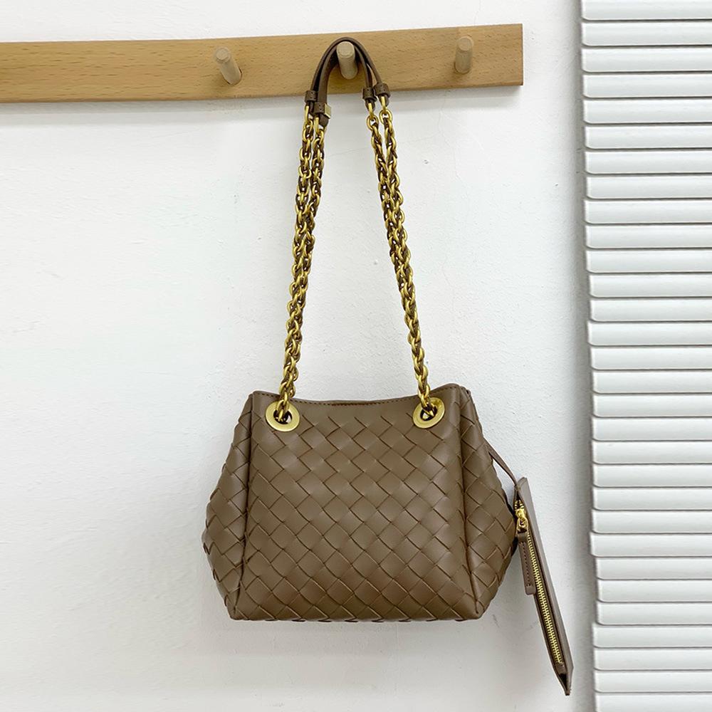 2026 Cross-border high-end metal chain woven parachute bag underarm shoulder crossbody large capacity retro bag women