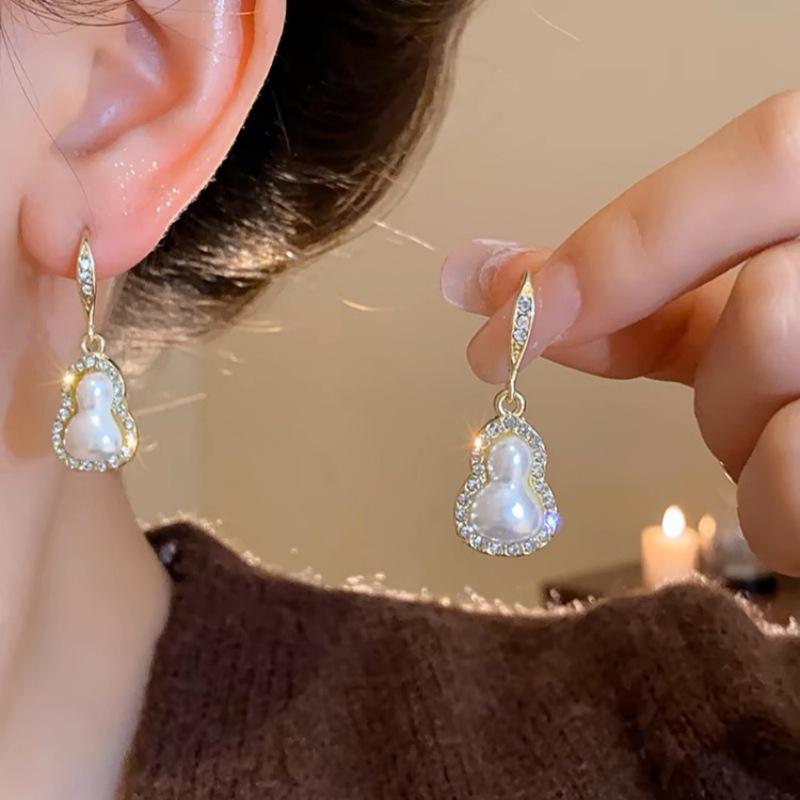 Elegant Baroque Pearl Gourd Dangle Earrings for Women – High-End Fashion Jewelry