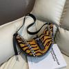 Hot Girl Style Fashion PU Compact Half Moon Shoulder Bags 2026 New Tiger Stripes Chains Sense of Luxury Crossbody Bags for Women