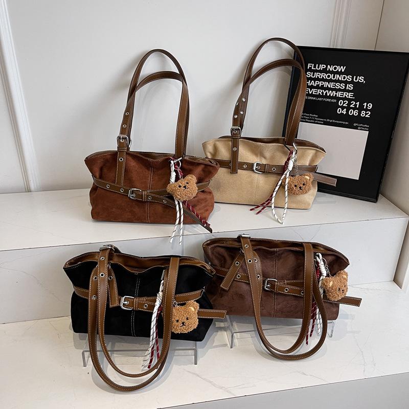 A Niche Tote Bag, A Light Luxury Underarm Bag, A Versatile Shoulder Bag for Commuting