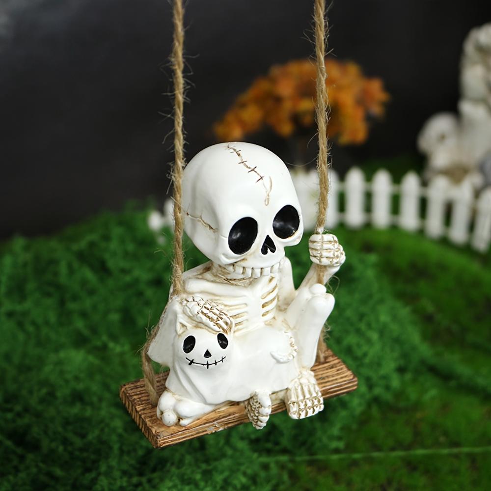 Outdoor-Schaukel-Skelett und hängendes Katzen-Ornament, federnde Gartenschaukel-Skelettstatue Baumdekoration, lustiger Anhänger zum Aufhängen im Hof, Geschenk für Halloween