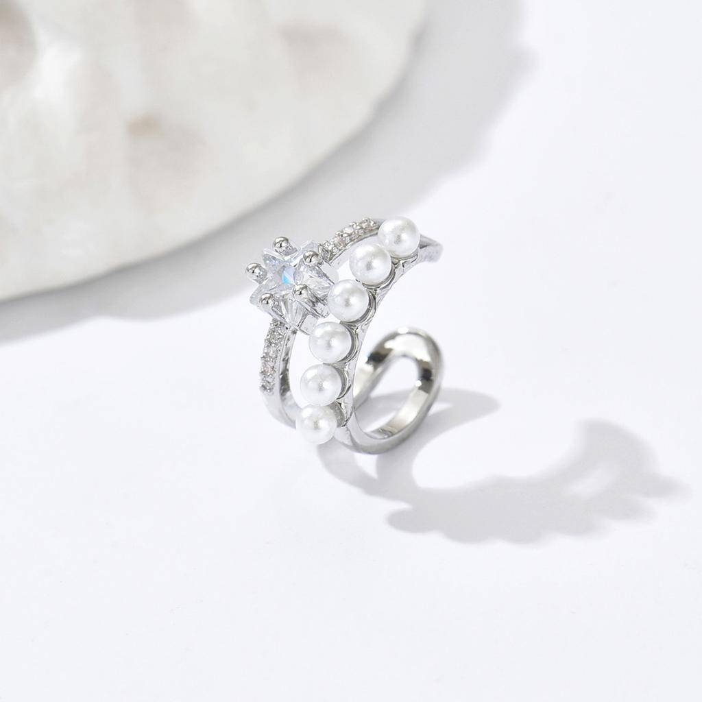 Small Niche Design with Sparkling Zirconium Stars, No Ear Holes, Ear Bone Clips, Women's Super Sparkling Temperament, Simple Ear Clip Earrings