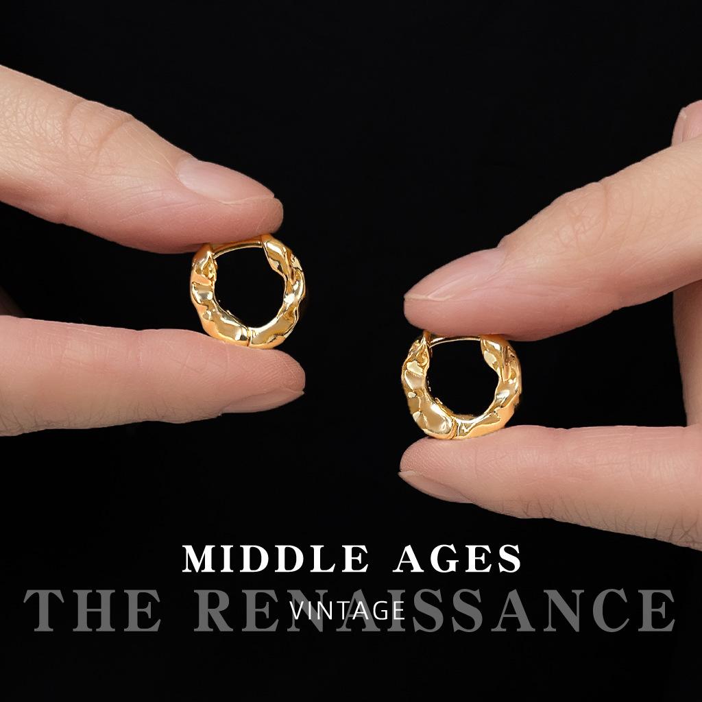 Винтажные легкие антикварные серьги с жидкой текстурой, серьги в стиле легкой роскоши, минимализм, для commuters, ощущаемые серьги