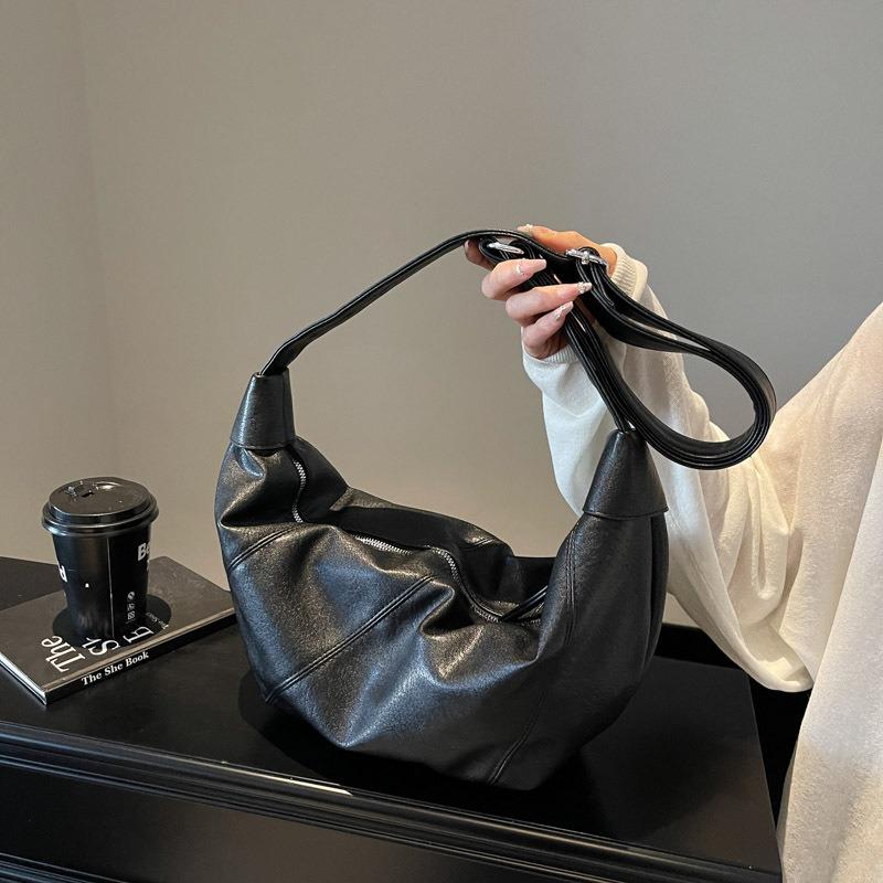 Niche retro lazy wind messenger bag women's winter new versatile simple commuter shoulder dumpling bag