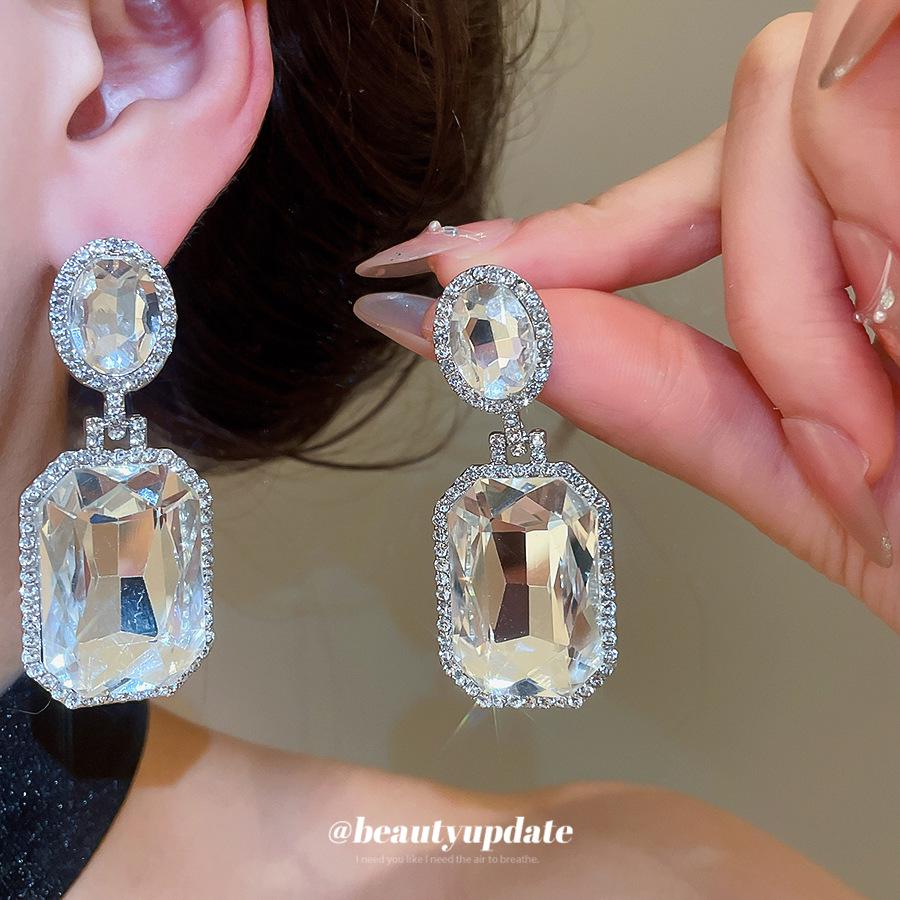 Silver Needle Rhinestone Geometric Stud Earrings - Elegant, High-End Design for Women