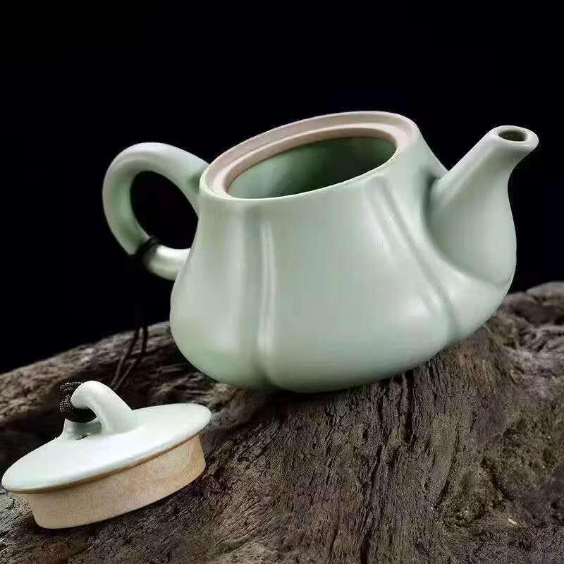 Chinese Crackle Glaze Ceramic Teapot