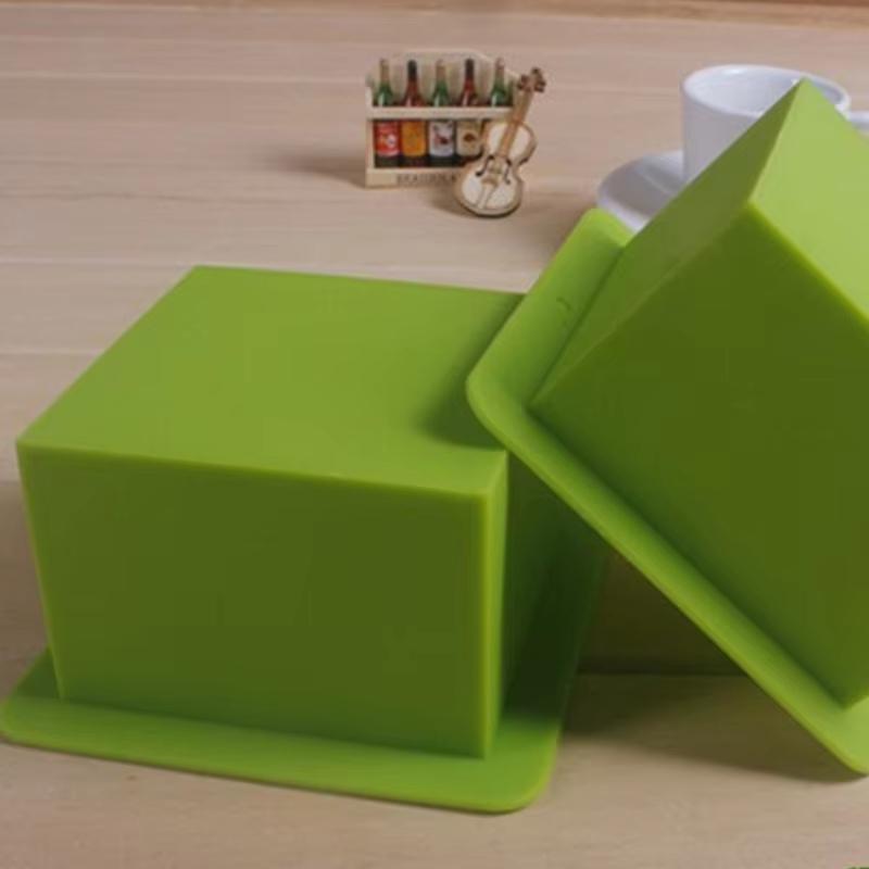 Green Square Silicone Cake Soap Mold 500ml Straight-Edged Square Brick Bread Mold 9 * 9 * 6.5cm Chiffon Bread Cake Mold