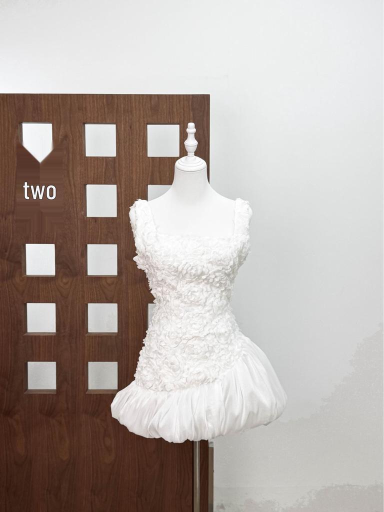 Vietnam Niche Design: 2026 Spring Fashion Square Neck Camisole with 3D Floral Ruched Skirt