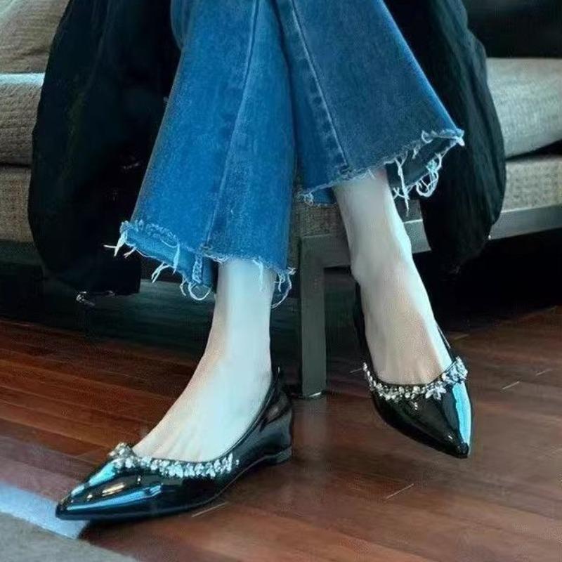 Autumn light luxury high-end rhinestone pointed flat-soled single shoes, women's shallow mouth inner height increase Mary Jane single shoes