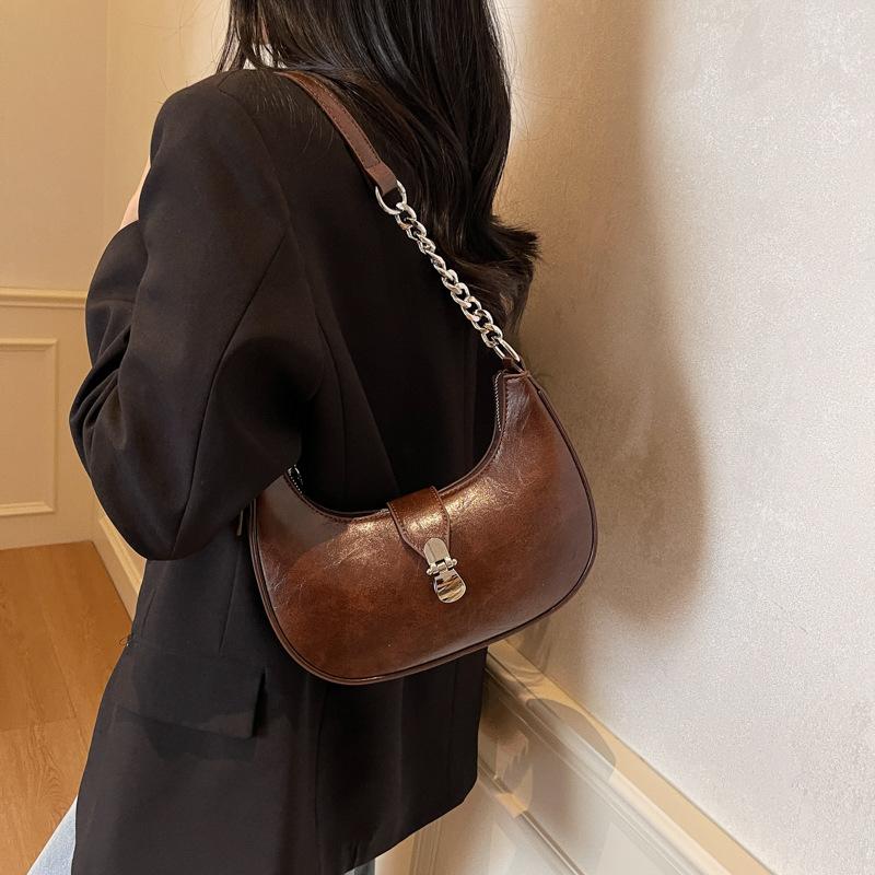 Niche design bag women's spring and summer 2025 new fashion chain shoulder messenger bag high-end underarm dumpling bag