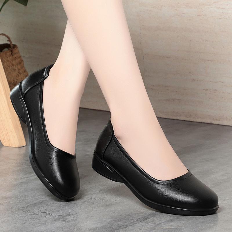 Fashion Thick Heel Comfortable Leather Shoes For Women In Autumn New Mother Shoes Professional Shoes Formal Wear And Without Tiring Feet
