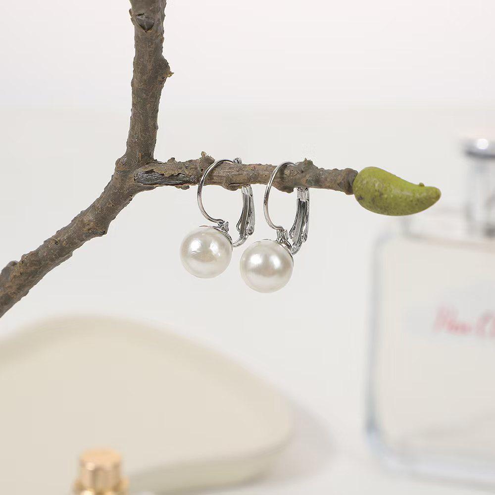 Exquisite Pearl Drop Earrings: Versatile, Fashionable, Luxurious Design for Women