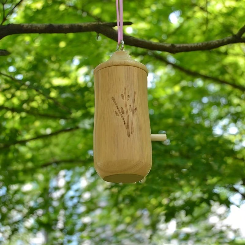 Přilákejte do své zahrady kolibříky s tímto 5,1palcovým dřevěným domečkem pro kolibříky!