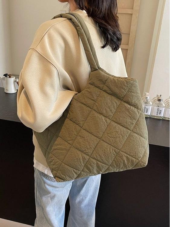 Korean Style Quilted Cotton Tote Bag - Large Capacity, Casual Shoulder Bag for Autumn/Winter 2025.
