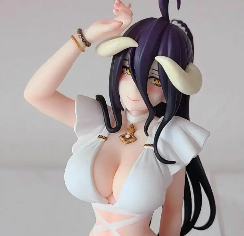 Beautiful girl figures Used