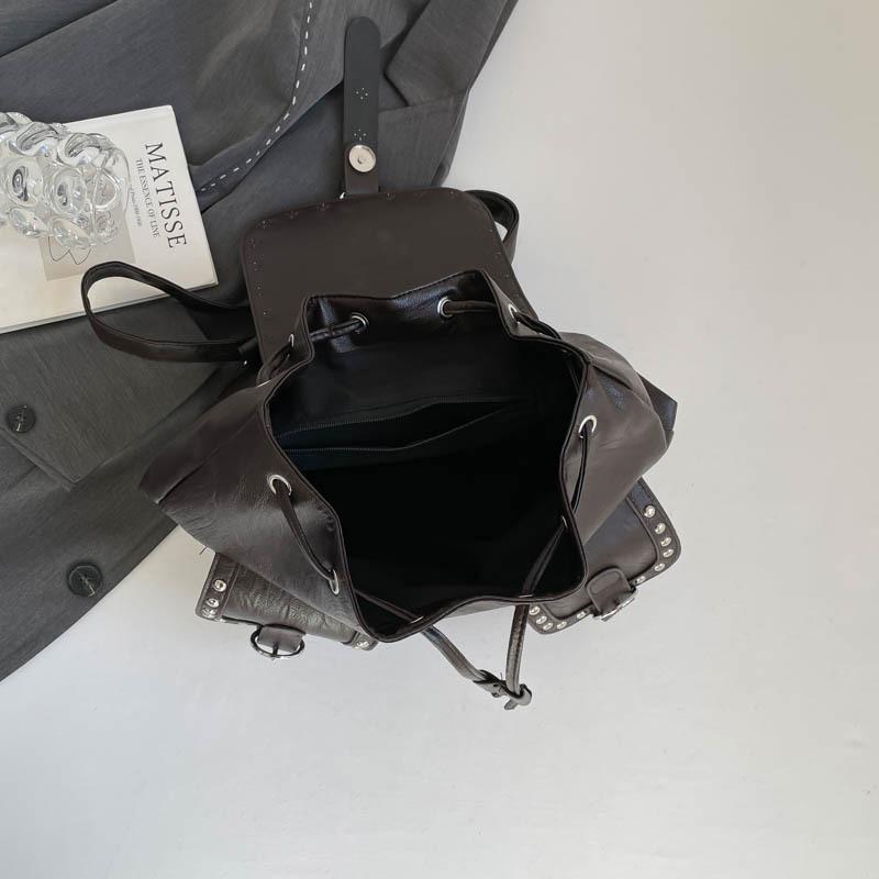 Studded Leather Backpack Women's Fashionable Vintage Style Bag with Adjustable Straps and Multiple Pockets
