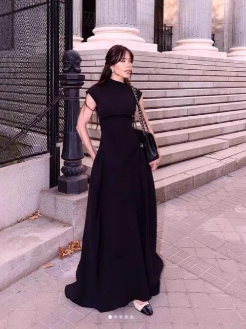 Spot spring and summer solid color sleeveless dress temperament sleeveless round neck slim-fitting elegant long dress