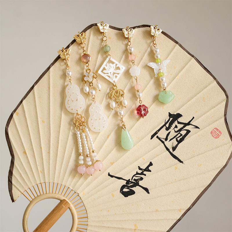 Cheongsam Pressed Collar Hanfu Tea Suit with Retro Xiangyunsha and Versatile Brooch Tassel Pendant