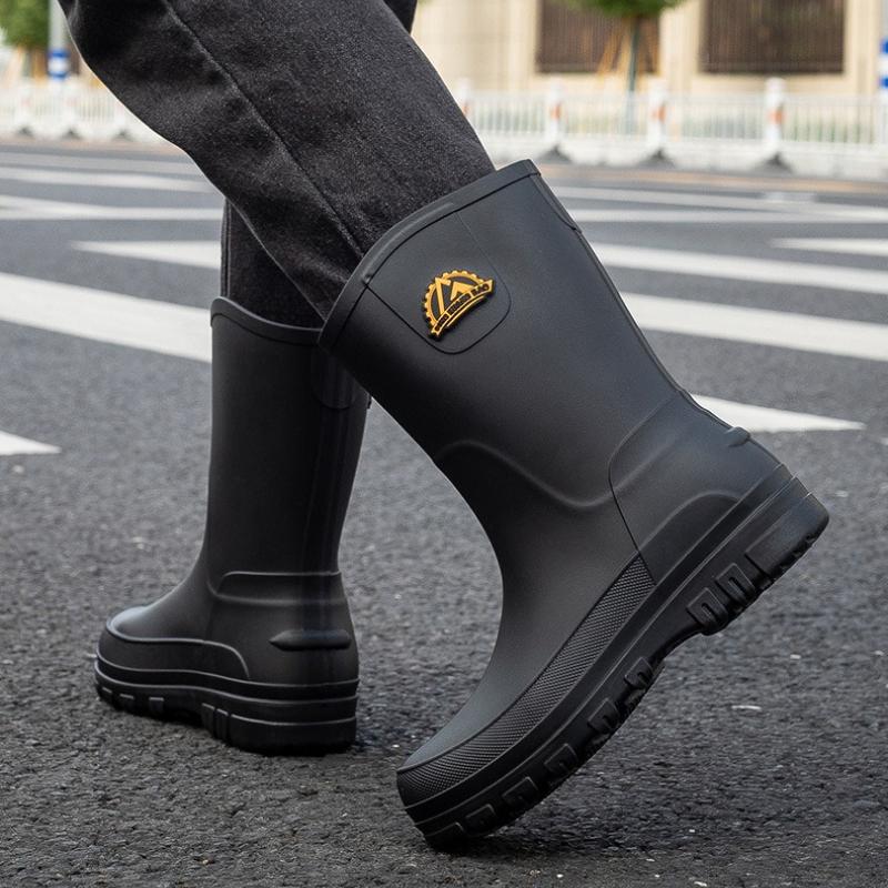 Brand Men Rain Shoes Platform Breathable Slip On Waterproof Rain Boots Rubber Soft Sole Non Slip Work Shoes for Men Botas Hombre