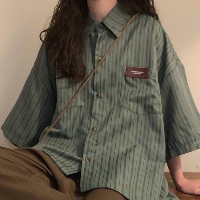 

Винтажная свободная женская рубашка в полоску с коротким рукавом L