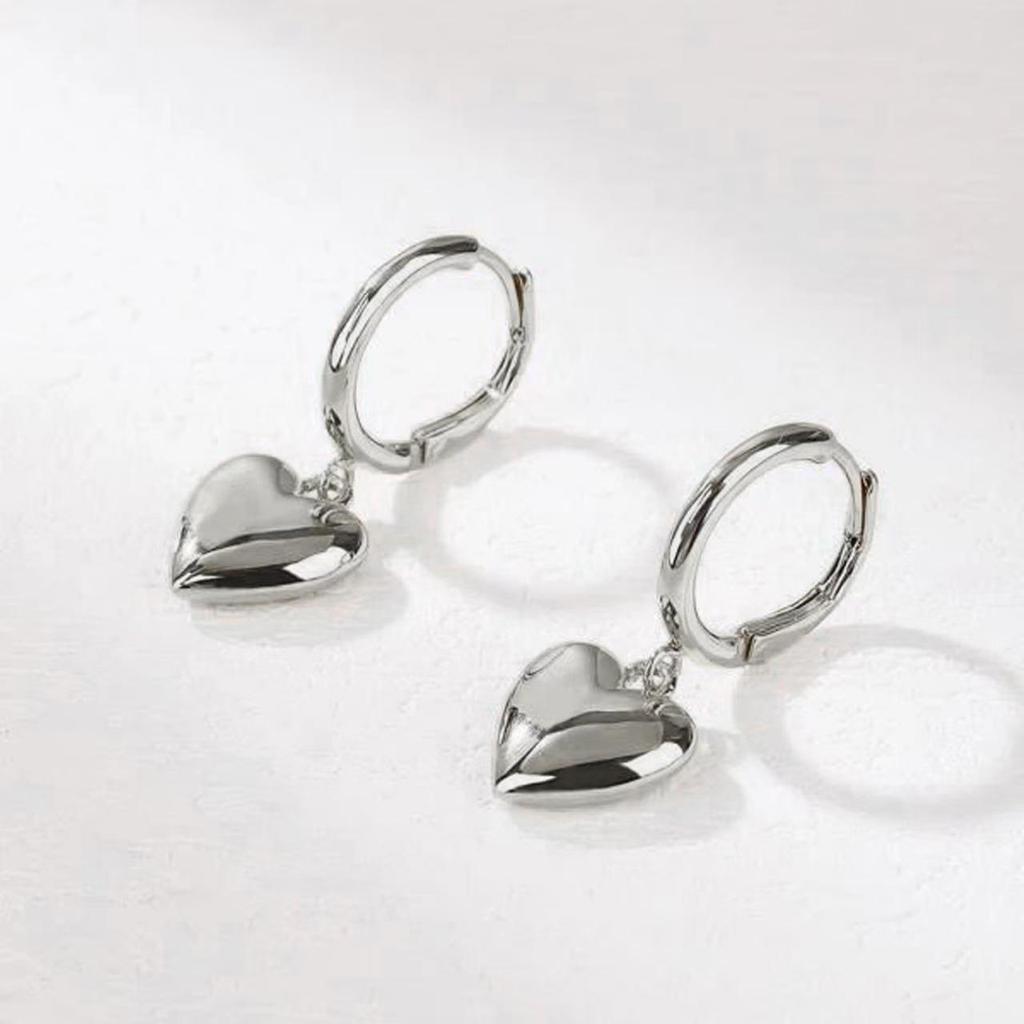 European & American Trendy 3D Exaggerated Heart Earrings for Women - Stylish Hot Girl Peach Heart Design