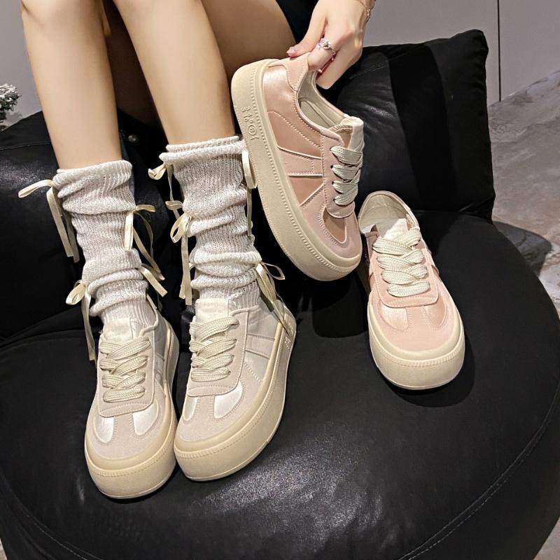 Neue Damen-Modeschuhe mit gekreuzten Riemen, dicker Sohle und Plateau, Frühling und Sommer, flache, bequeme, lässige Lauf-Sneaker