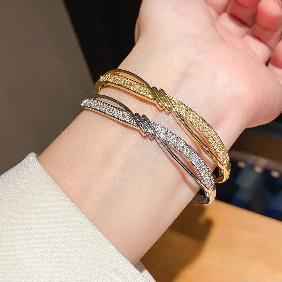 Copper Zircon Wave Pattern Bangle With Gold Plating For Fashionable Women