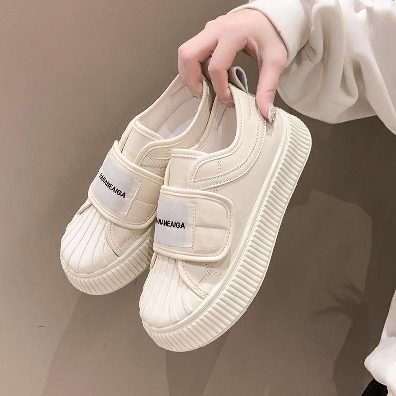 Маленькие белые туфли, женские весенне-осенние новые повседневные спортивные туфли, универсальные туфли на бисквитной подошве, модная модная кожаная поверхность 36