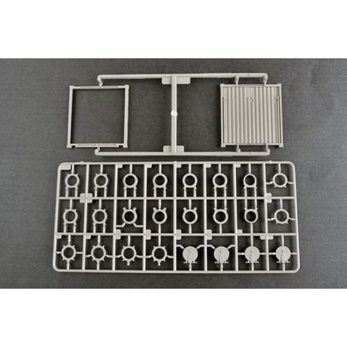 Trumpeter 1/35 Scale Club-K 3M54 Anti-Ship Missile / 40-Foot Container Mounted Plastic Model 01077