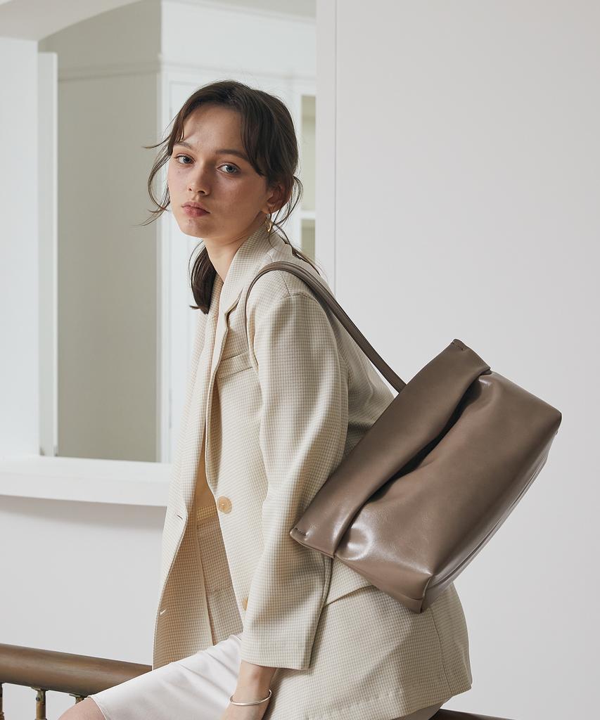 Lovecharm [Leah Shoulder Bag_Beige] Leah Shoulder Bag_Beige