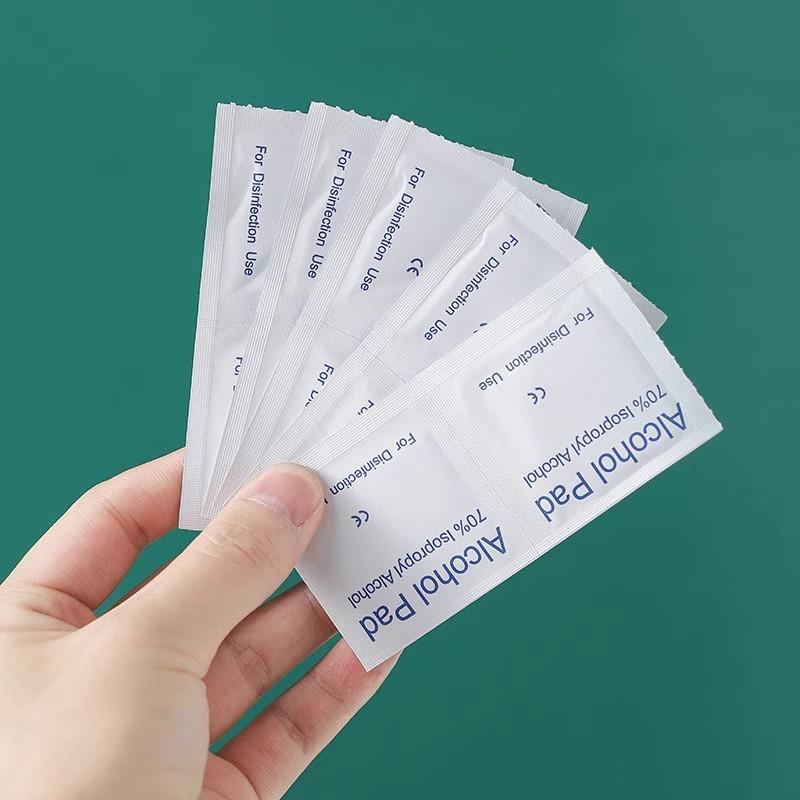 6/50/100 Stück 75% Alkoholdesinfektionstuch aus Baumwolle, Einwegdesinfektion, Reinigung von Handy-Bildschirmlinsen, Sterilisation von Ohrlöchern, Alkoholtuch