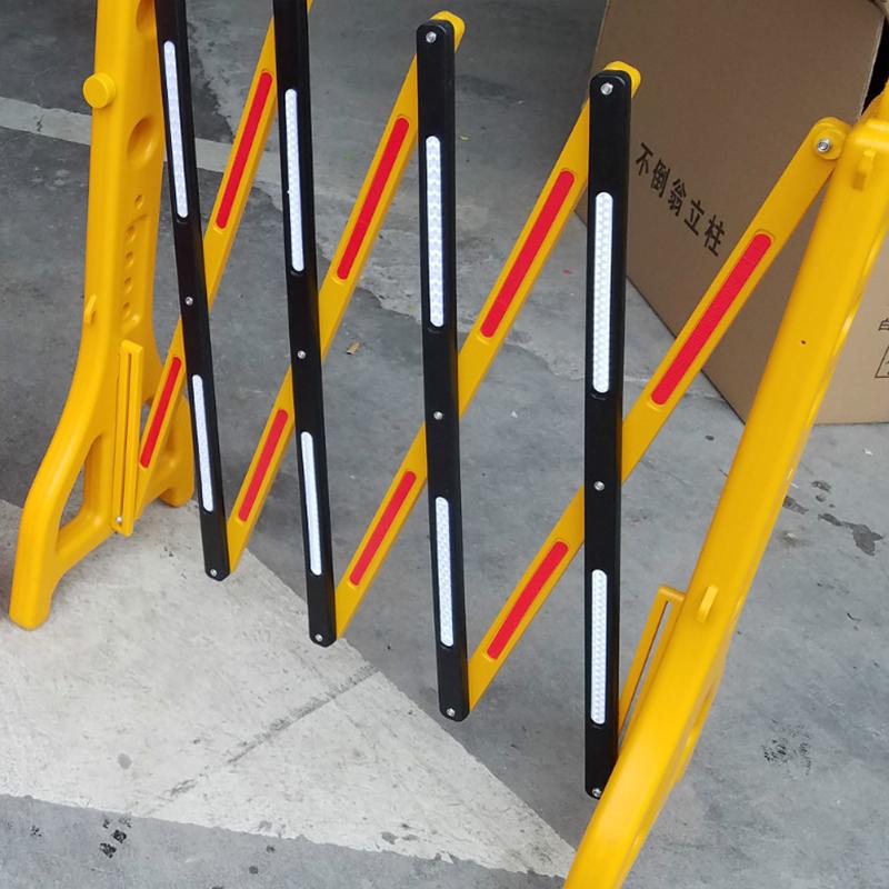 Expandable Mobile Barricade Plastic Traffic Fence Safety Barrier Gate for Road Isolation