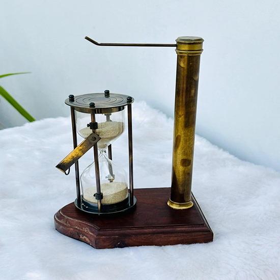 Nautische Messing Sanduhr, Dekorative Sanduhr mit Holzsockel, Messing Sanduhr, Individuelle Heim- und Bürodekoration, Weihnachtsgeschenk