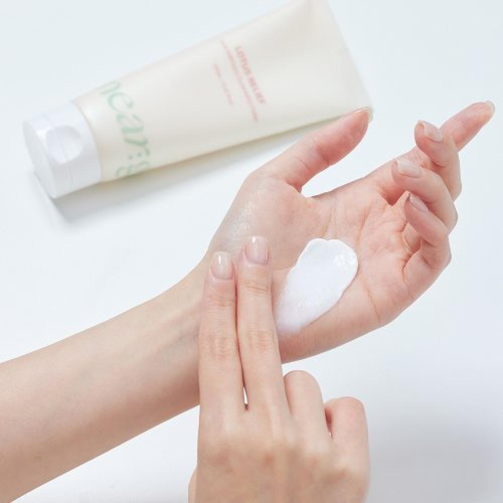 Neargarden Mildly Alkaline Blackhead Removal Lotus Lotus Cleansing Foam 150ml