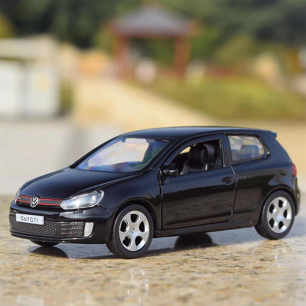 Volkswagen Golf GTI 5palcové kovové auto simulace odlévaný a hračkový vůz RMZ city 1:36 dárků ze slitinových modelů pro děti