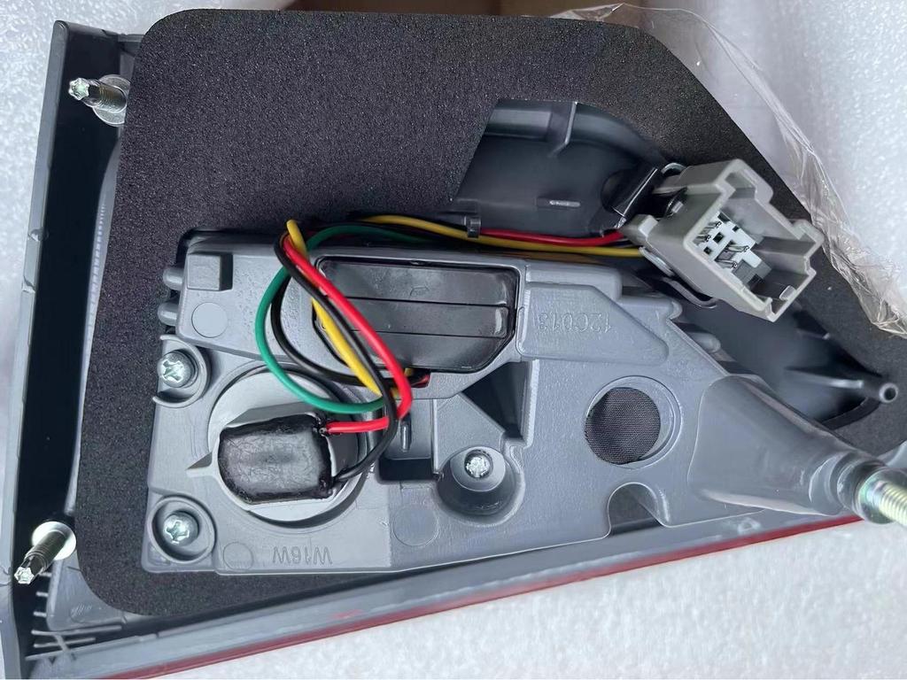 Compatible Rear Taillight Assembly for 2013-2016 Ford Mondeo: Tail, Reverse & Brake Light.