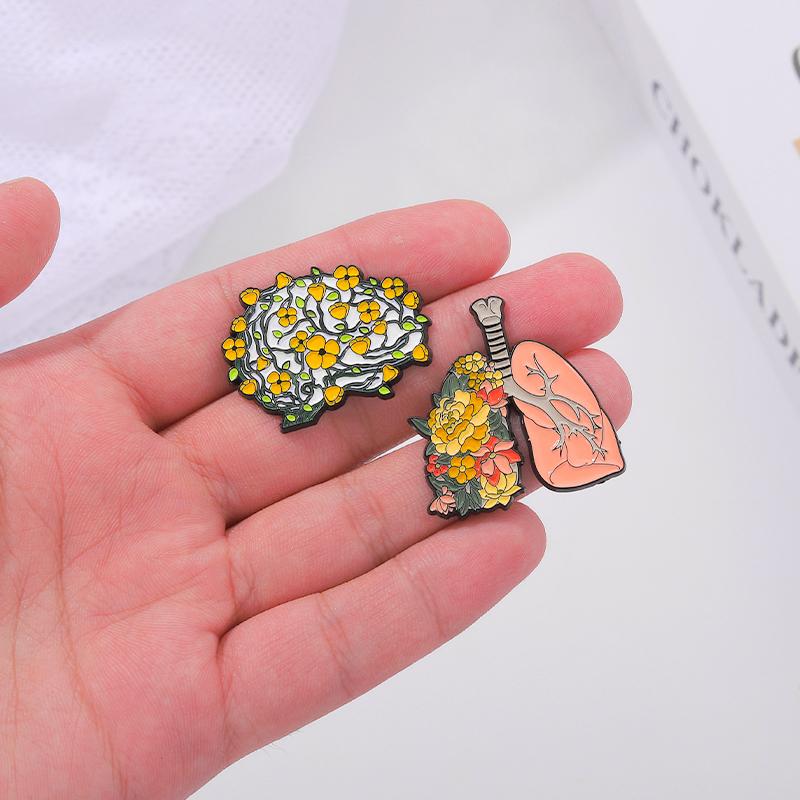 Viscera Enamel Pins Custom Heart Brain Lung Uterus Rib Cage Brooches Lapel Badges Organ Jewelry Gift for Students Friends