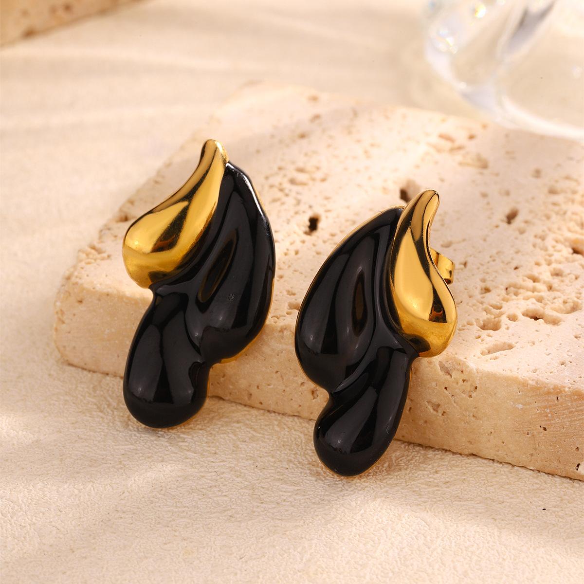

European and American retro stud earrings, high-end light luxury 11 gold stainless steel earrings, water drop earrings, jewelry